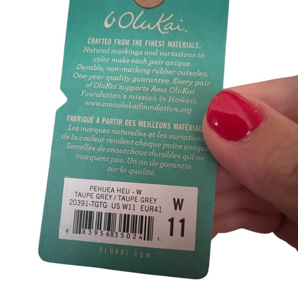 NWT OluKai Women’s Pehuea Heu Taupe Grey Slip On Shoes in size 11 - Picture 9 of 9